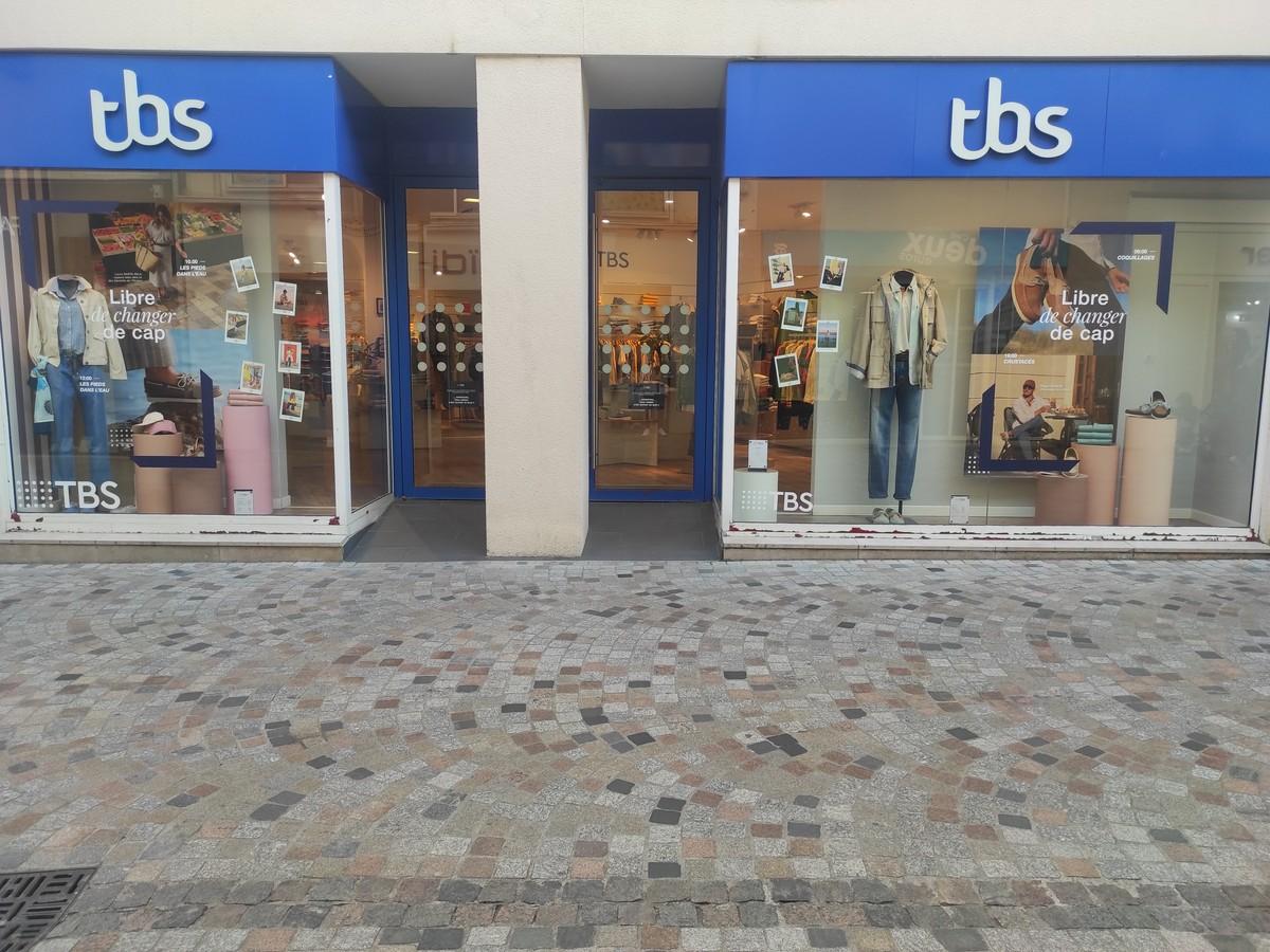 Devanture Photo boutique TBS Le Mans 1