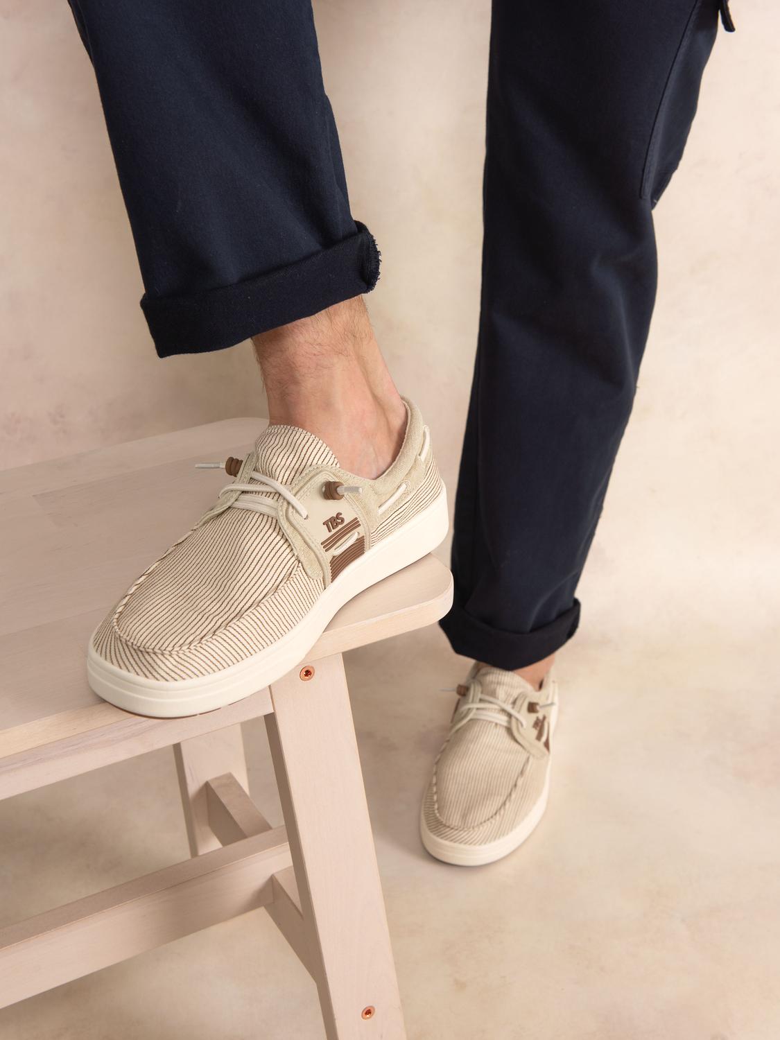 Chaussures bateau homme raye off-white GEOBOAT