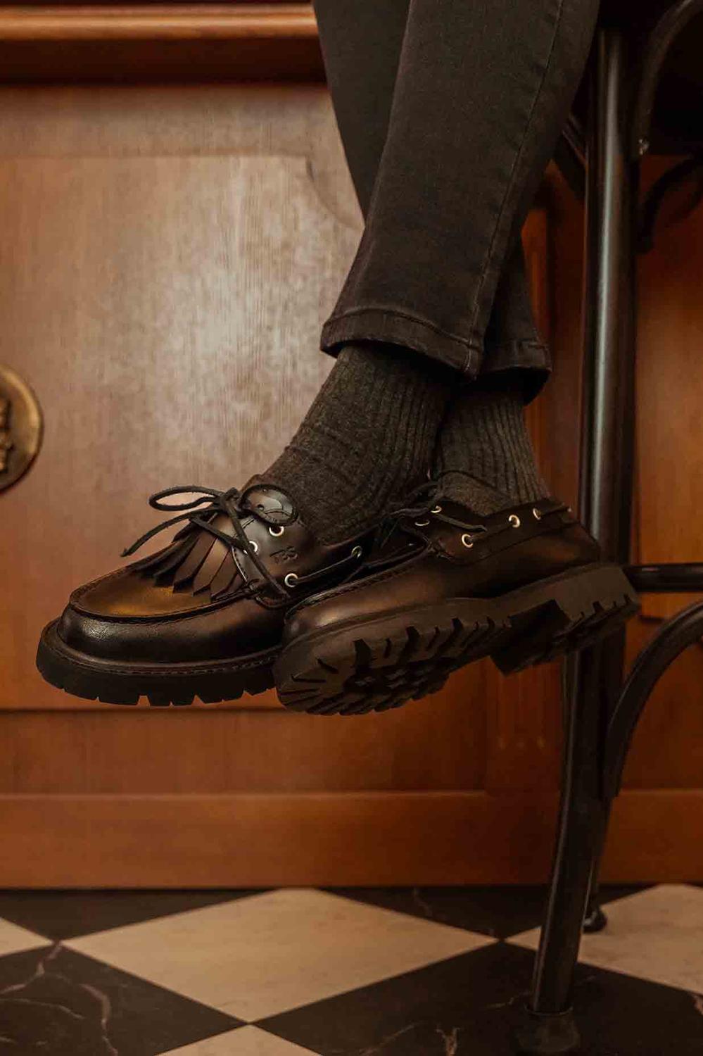 Chaussures Bateaux Femme Cuir Noir LAZARIE