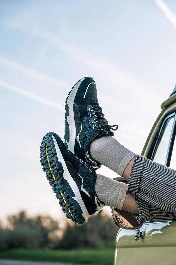 Running Femme Doublée Textile Cuir Anthracite et Noir JAZONNE